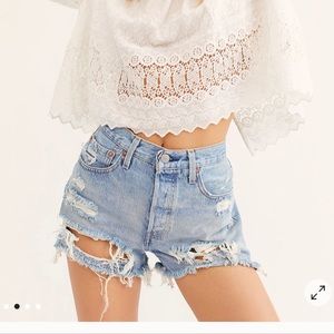 Levi’s 501 High Rise Shorts in Fault line